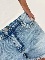 Short Cassandre